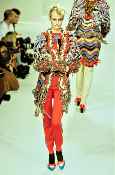 Look 16